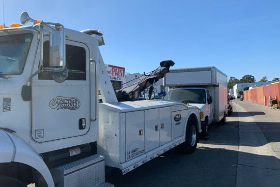 heavy duty towing a box truck in los angeles